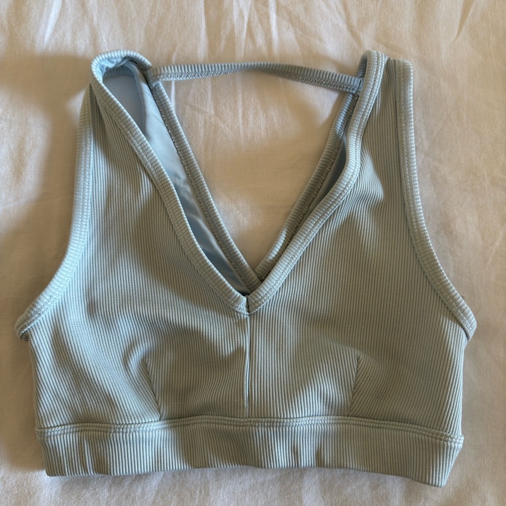 Alo ribbed baby blue sports bra